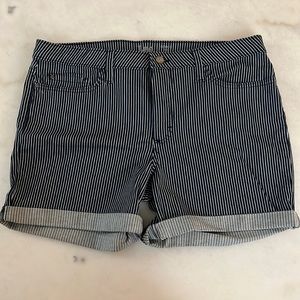 Never Worn Lee Striped Shorts